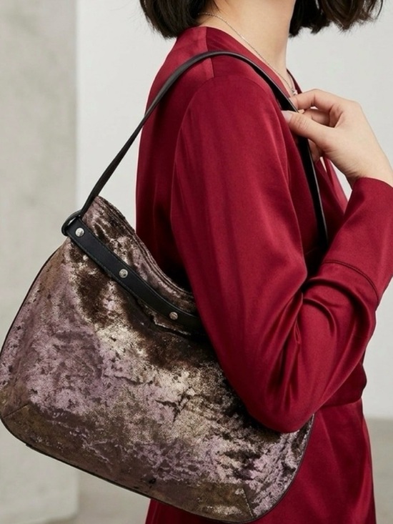 Desmo Handbags - 🆕 Desmo Italy Leather Velvet Purse
